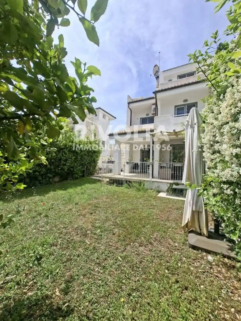 Villa in vendita a Fiumicino