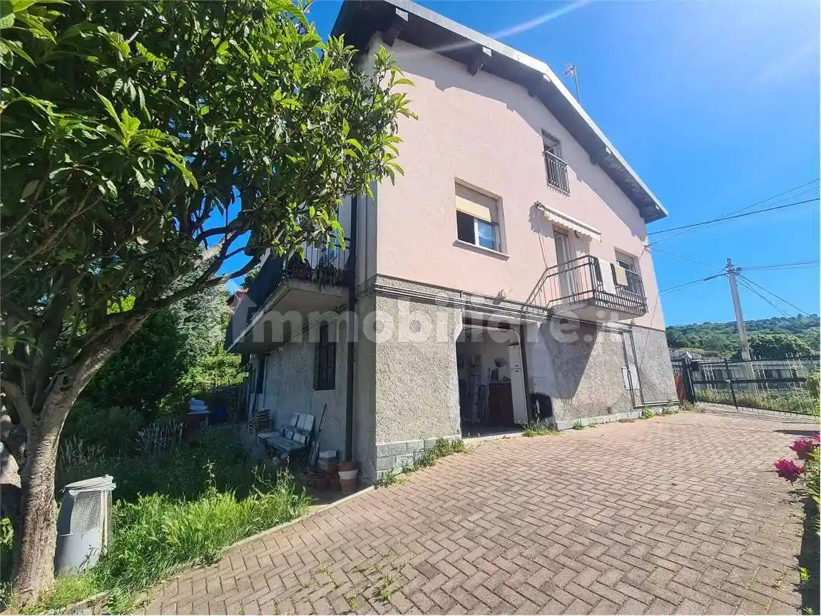 Casa indipendente in vendita a Como