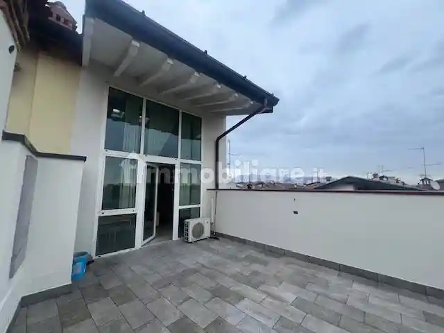 Palazzo - Edificio in vendita a Castenedolo