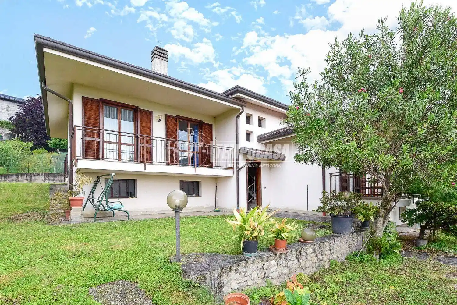Villa in vendita a Eupilio