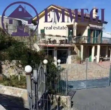 Casa indipendente in vendita a Sanremo