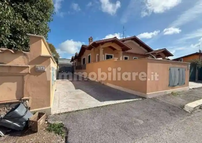 Villetta a schiera in vendita a Roma