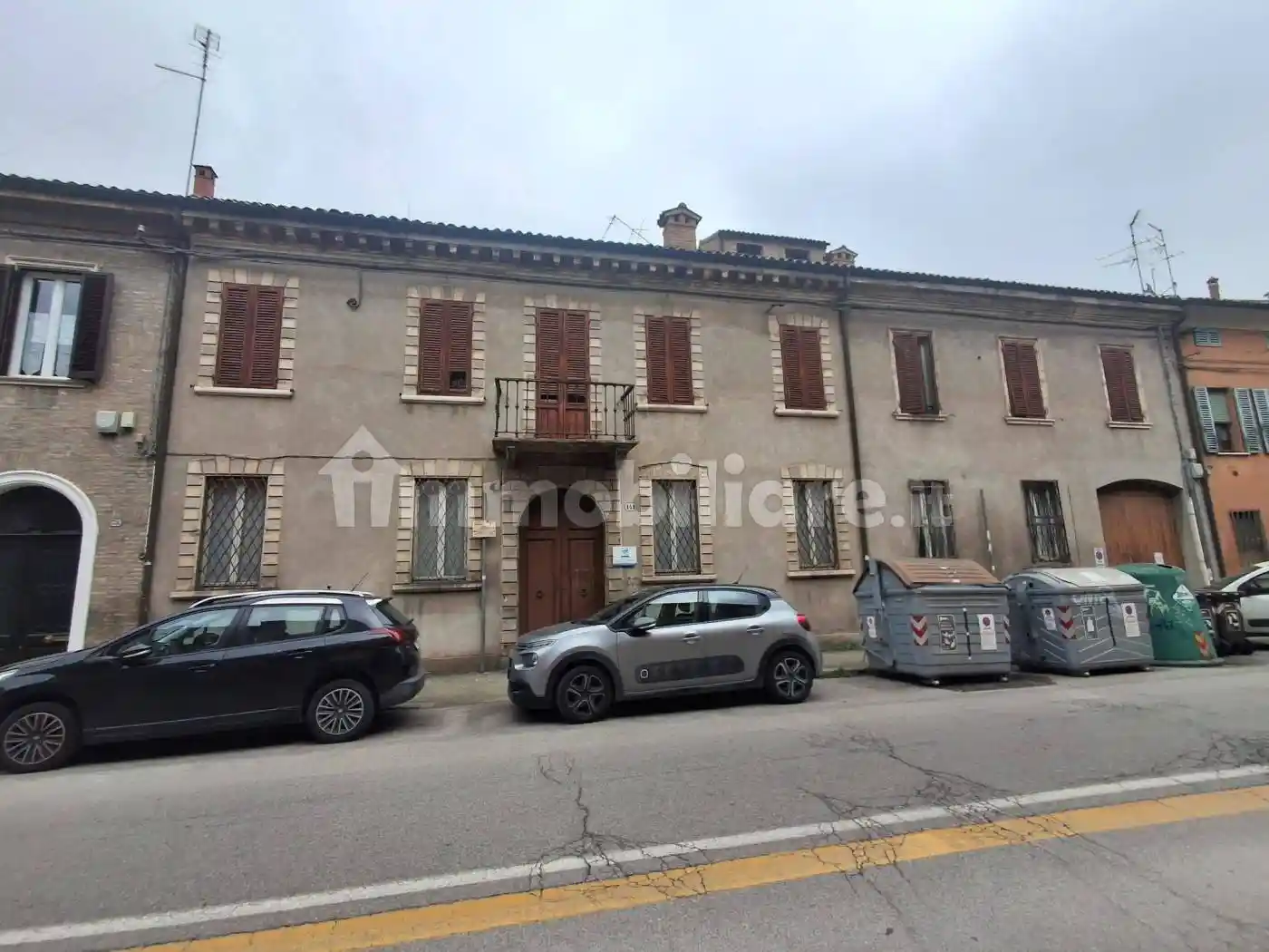 Palazzo - Edificio in vendita a Ferrara