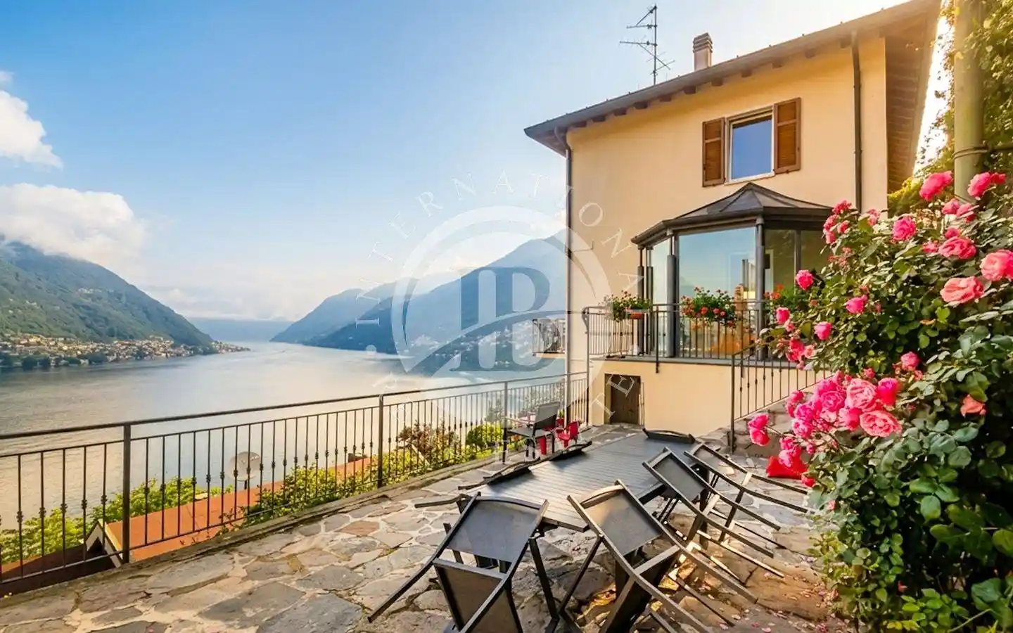 Villa in vendita a Faggeto Lario