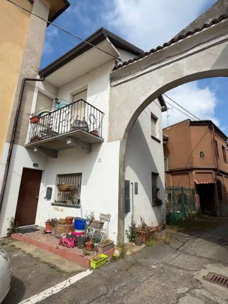 Casa indipendente in affitto a Prarolo