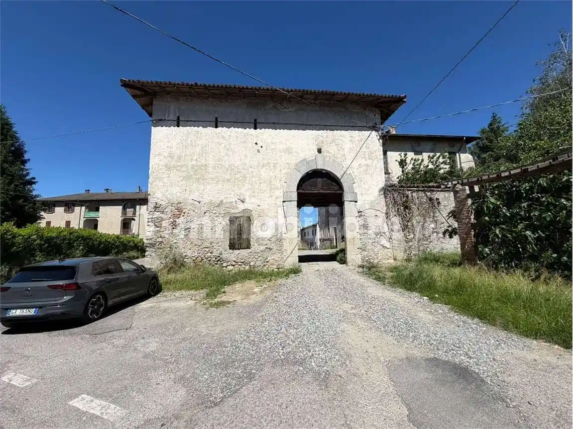 Appartamento in vendita a Faloppio