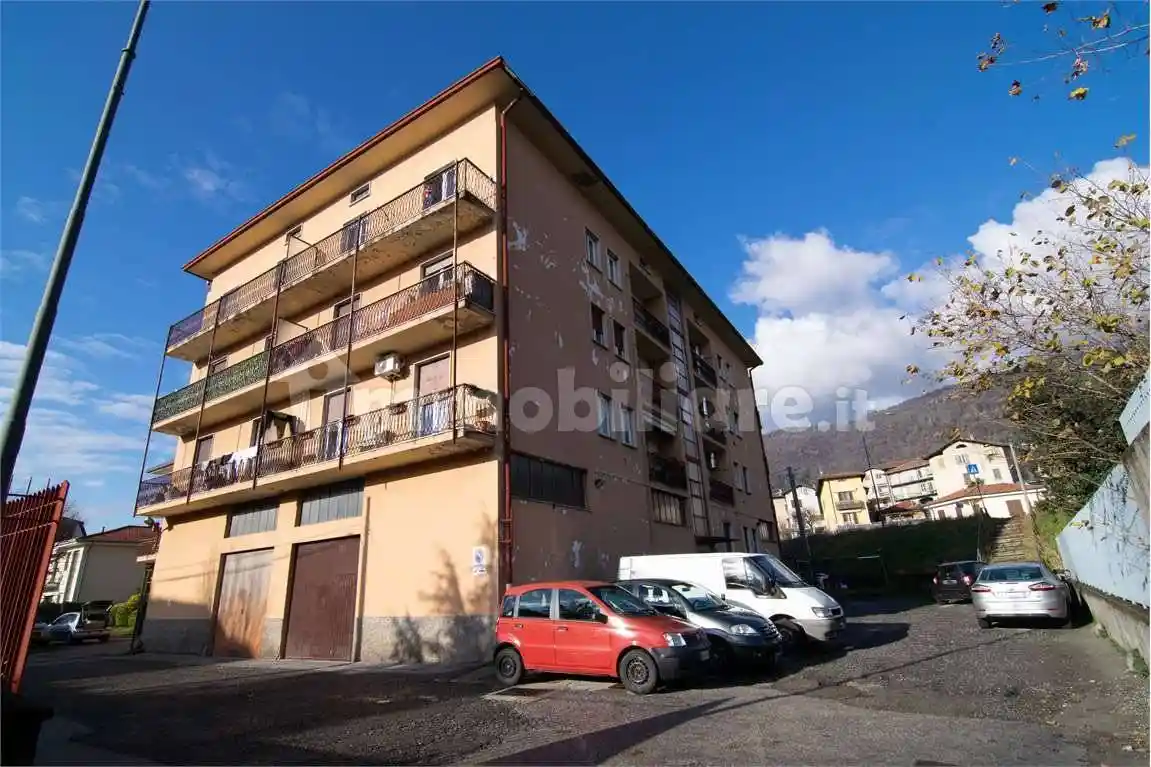 Appartamento in vendita a Erba