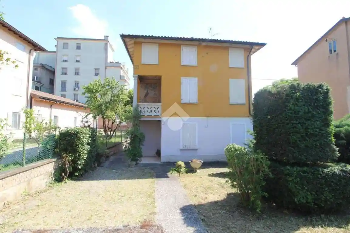Villa in vendita a Bagnolo in Piano