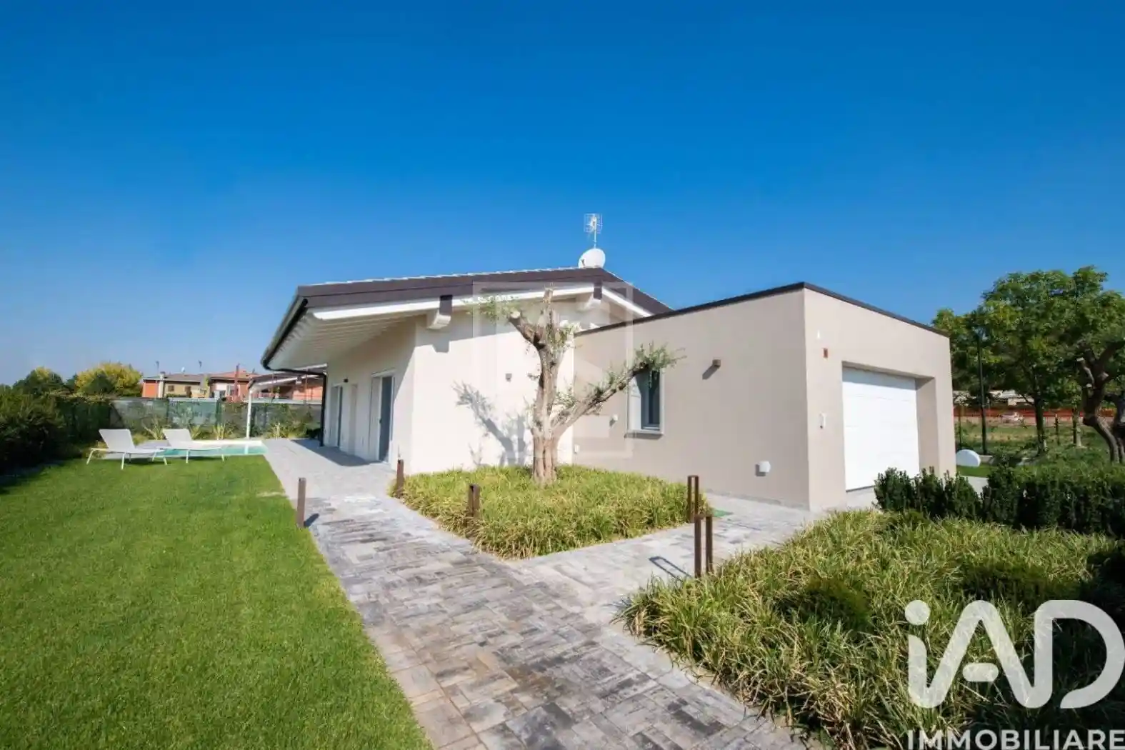 Villa in vendita a Soiano del Lago