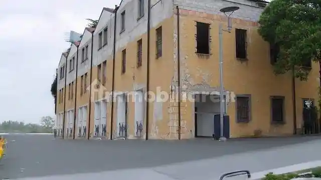 Palazzo - Edificio in vendita a Balestrate
