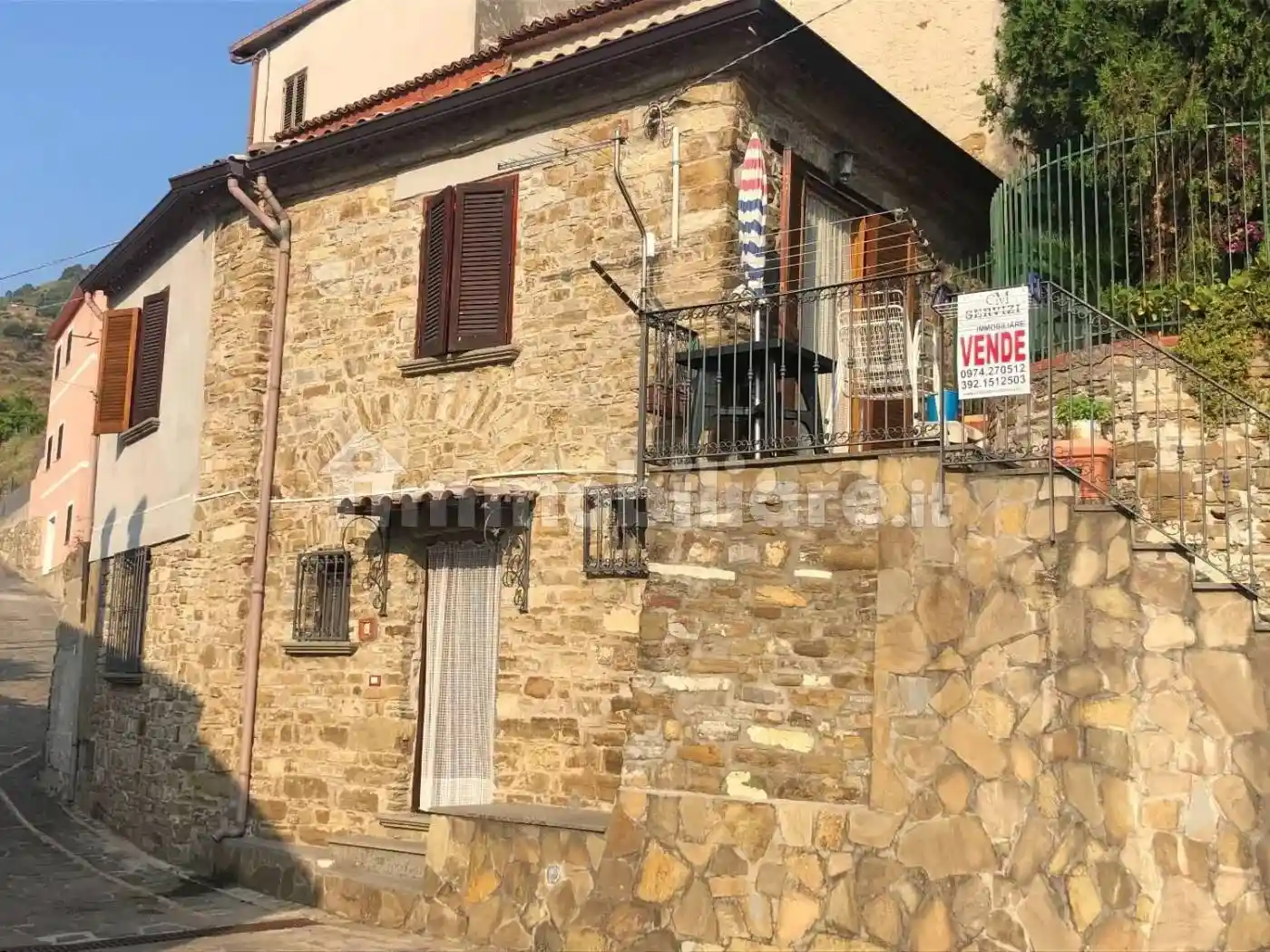 Villa in vendita a Serramezzana