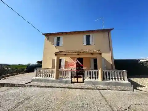 Villa in affitto a Montalto di Castro