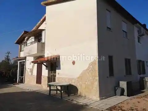 Villa in affitto a Montalto di Castro