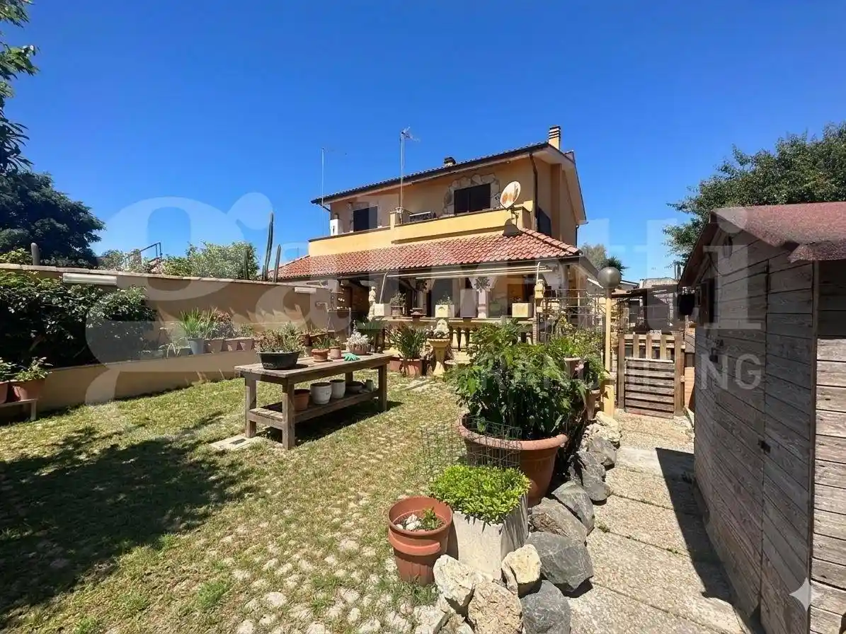 Villa in vendita a Ardea