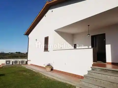 Villa in affitto a Montalto di Castro