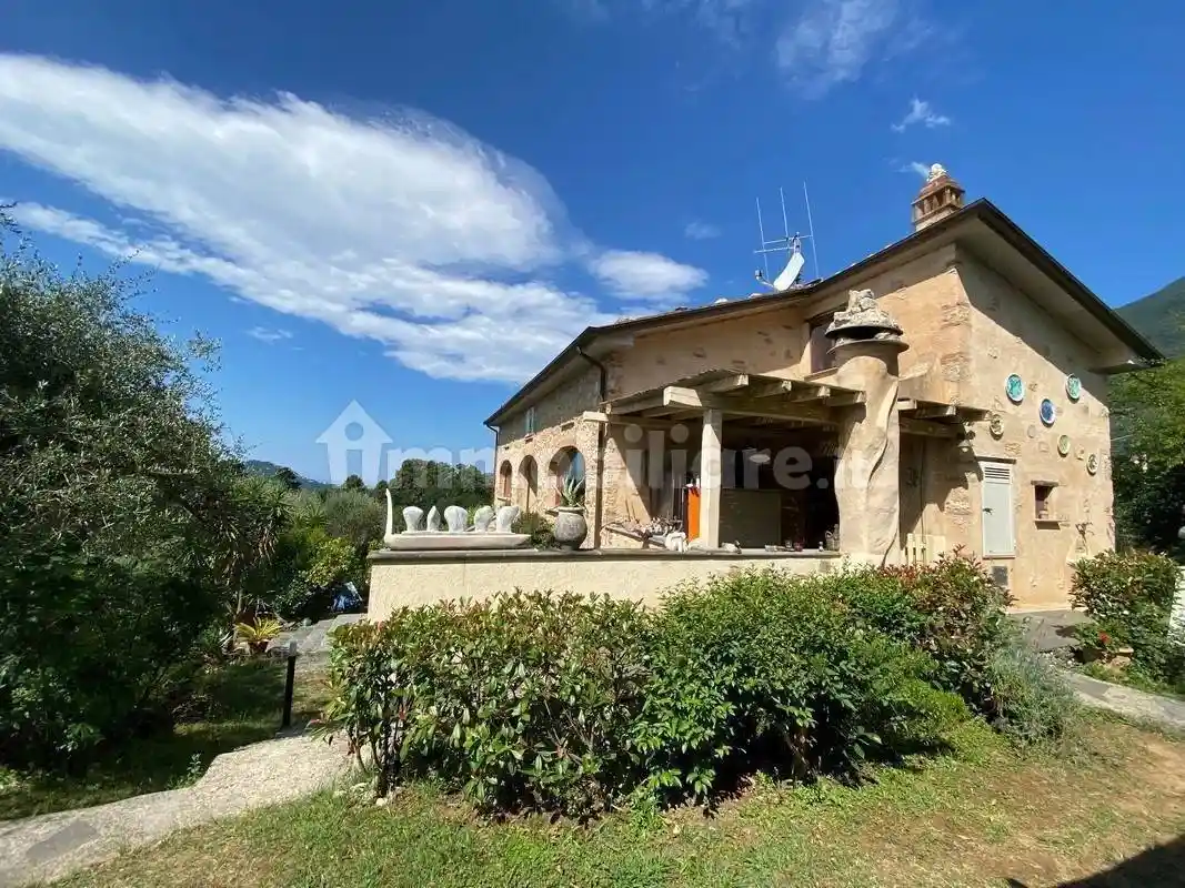 Rustico - Casale in vendita a Camaiore
