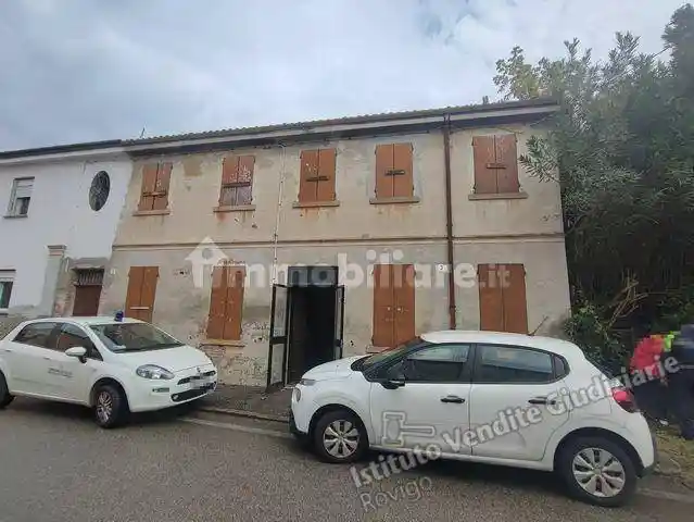 Villa in vendita a Calto
