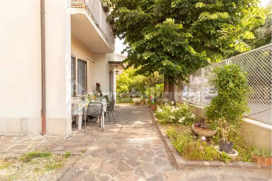 Casa indipendente in vendita a Modena