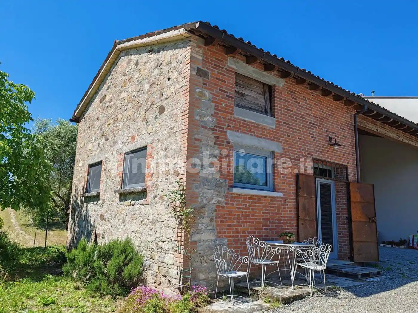 Appartamento in affitto a Varano de' Melegari