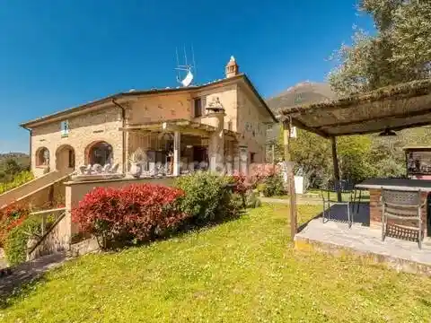 Rustico - Casale in vendita a Camaiore