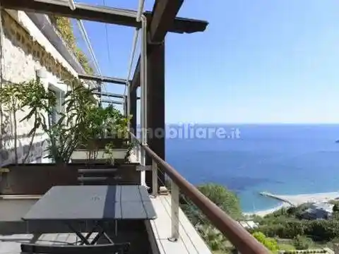 Appartamento in vendita a Bergeggi