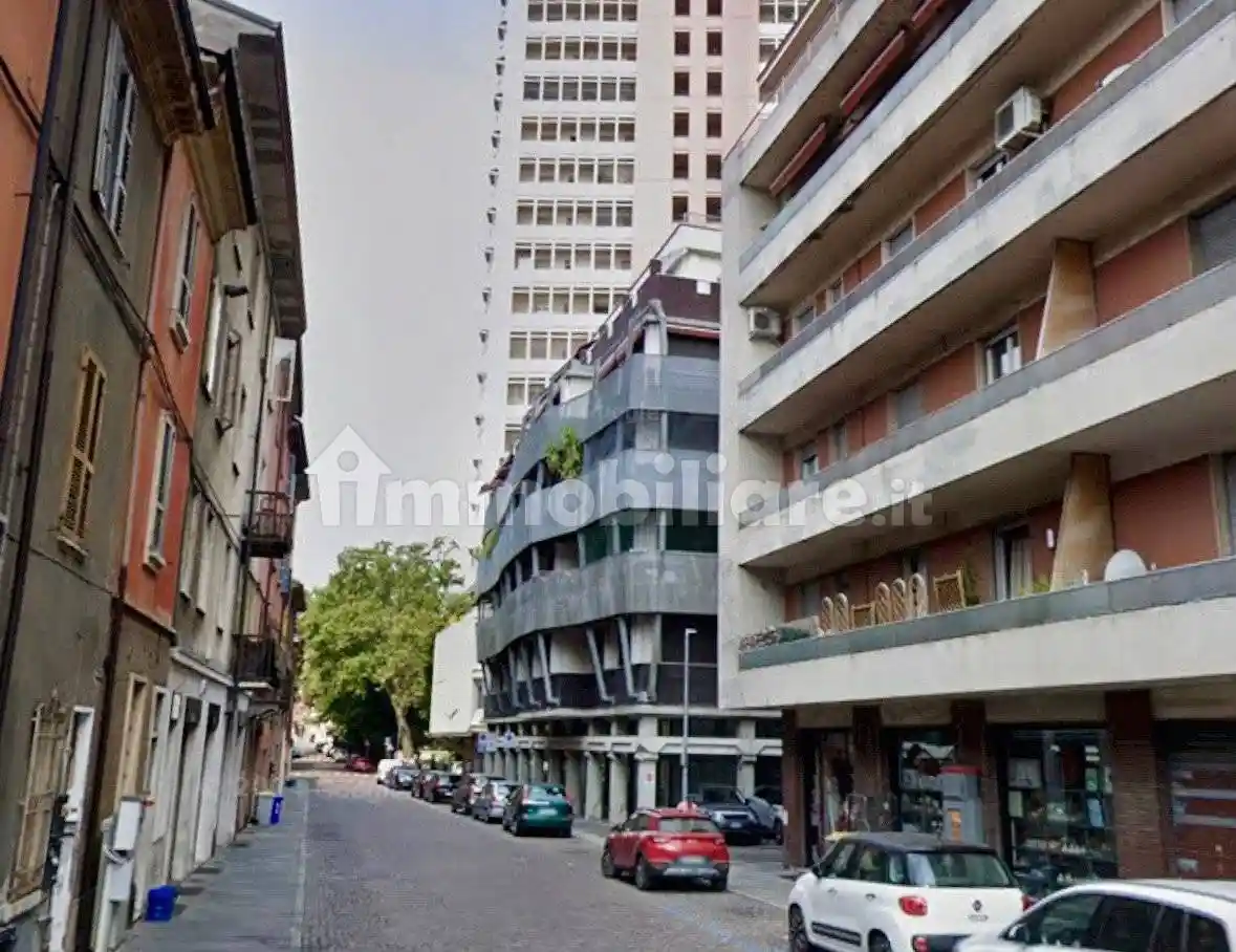 Appartamento in vendita a Piacenza