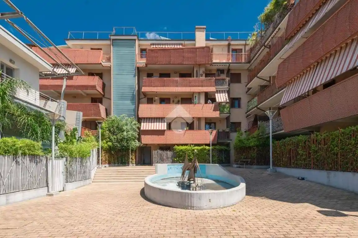 Appartamento in vendita a Roma