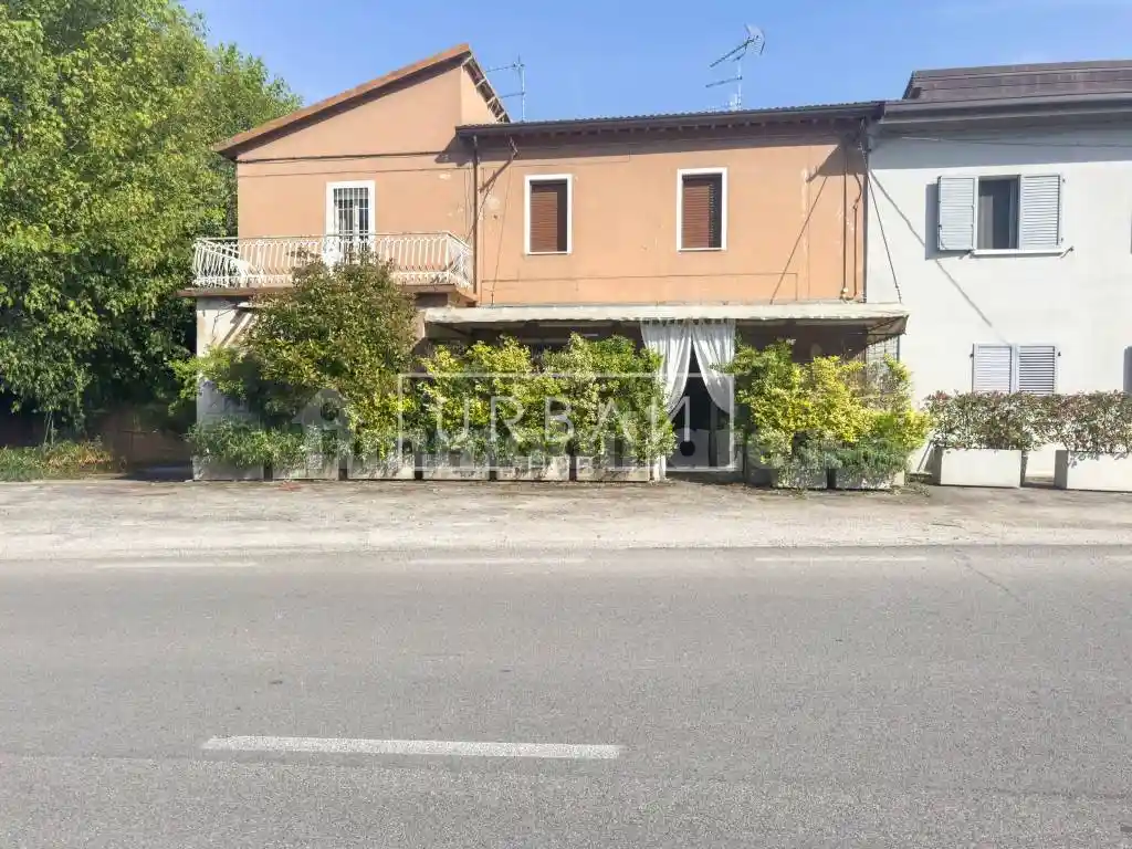 Villa in vendita a Castrocaro Terme e Terra del Sole