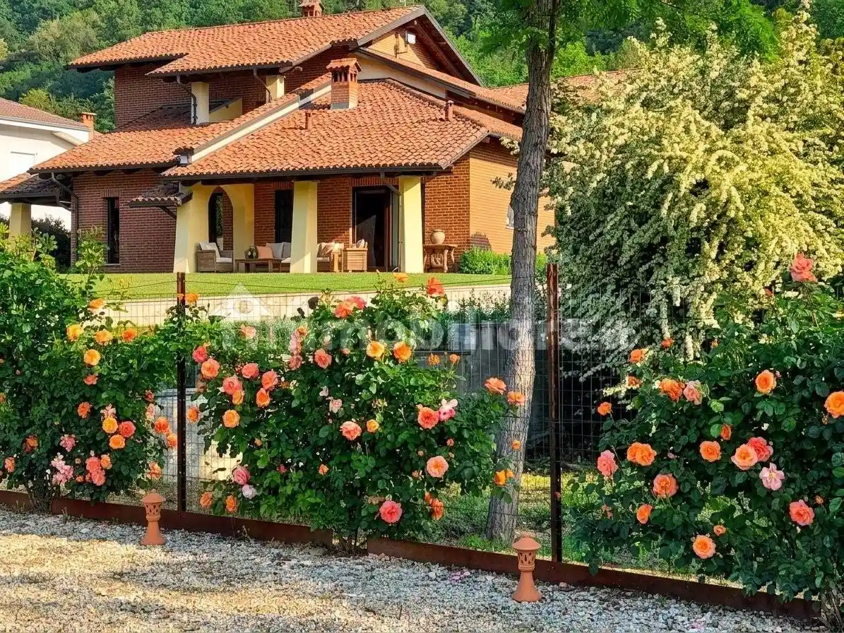 Villa in vendita a San Damiano d'Asti