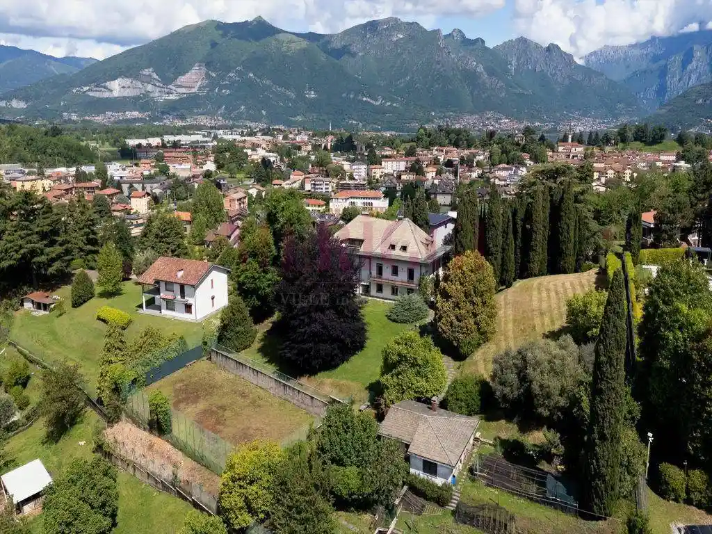 Villa in vendita a Oggiono