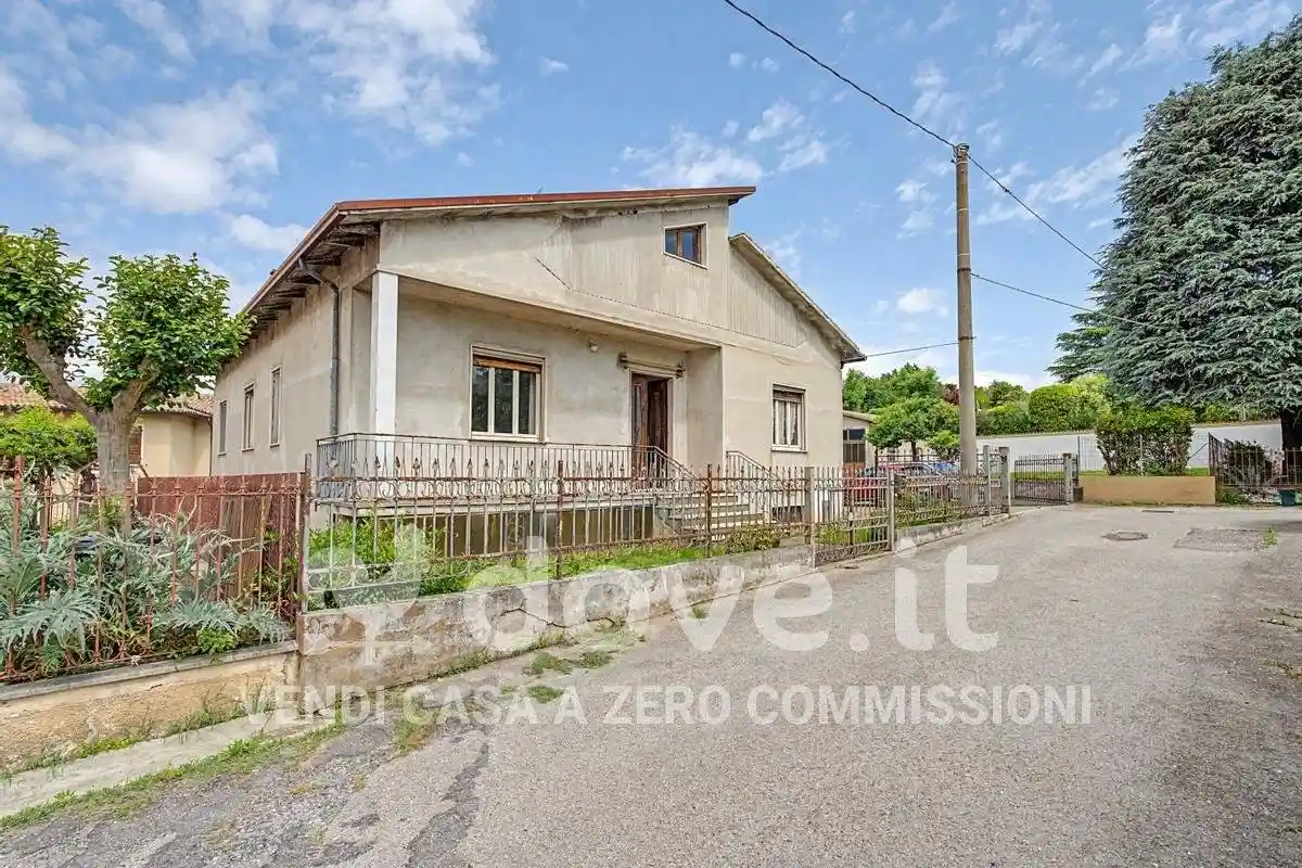 Casa indipendente in vendita a Solferino