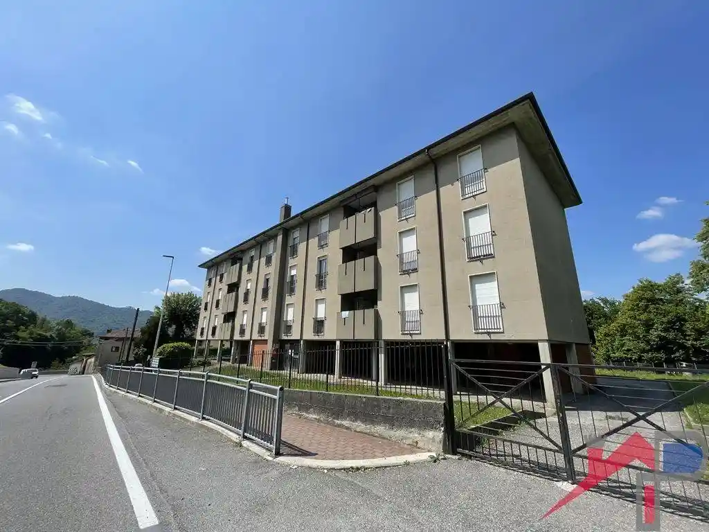 Appartamento in vendita a Caprino Bergamasco
