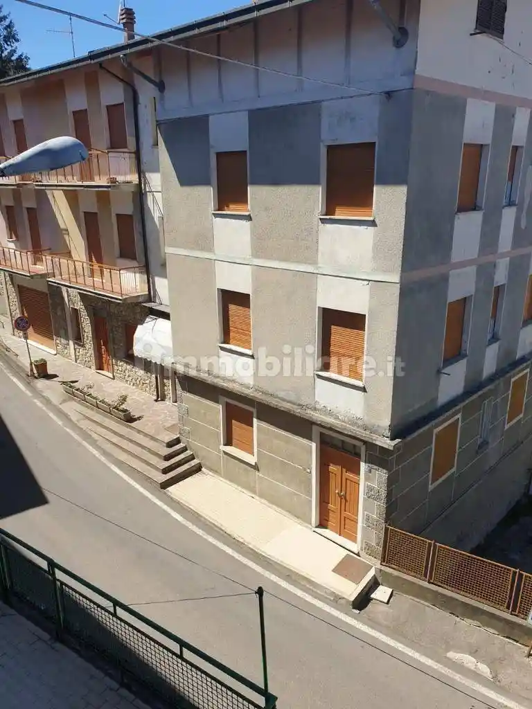 Palazzo - Edificio in vendita a Brallo di Pregola