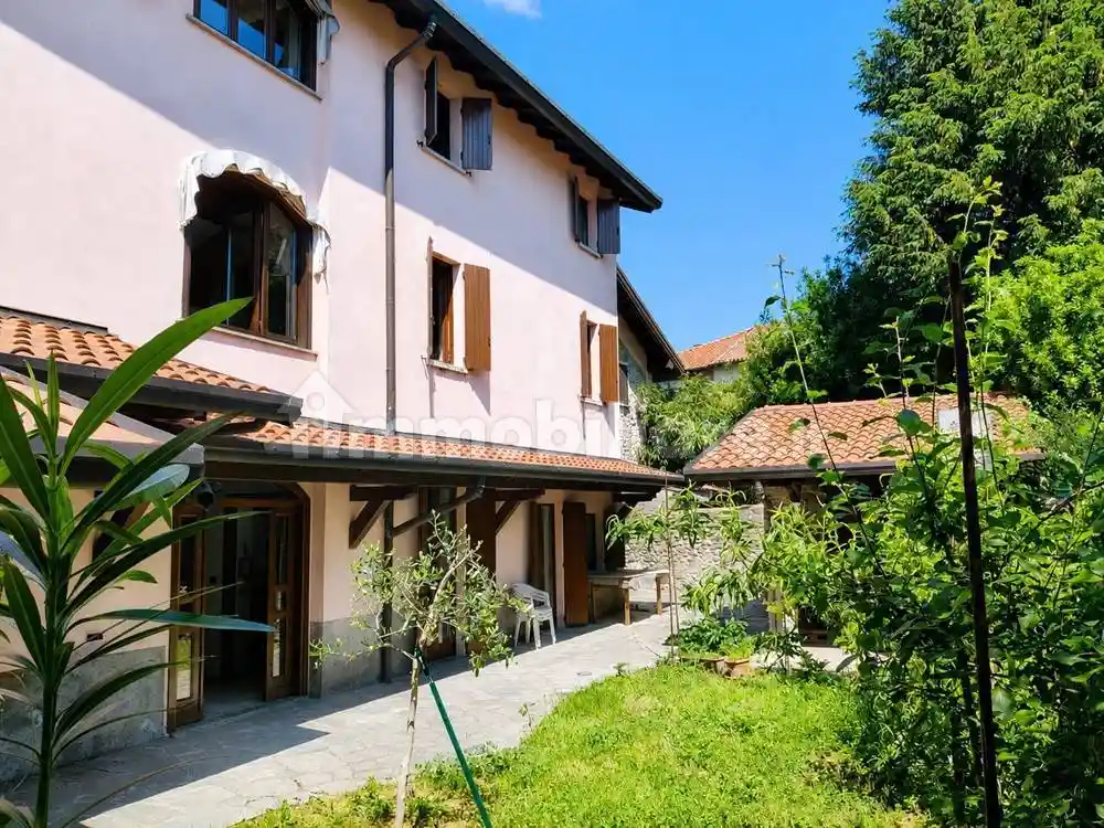 Casa indipendente in vendita a Cadorago