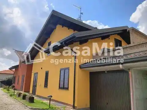 Villa in vendita a Fagnano Olona