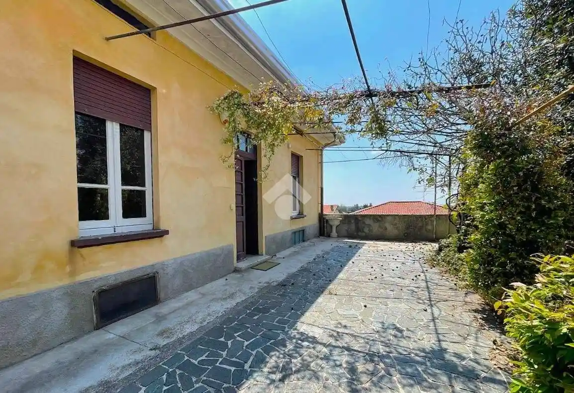 Casa indipendente in vendita a Bregnano