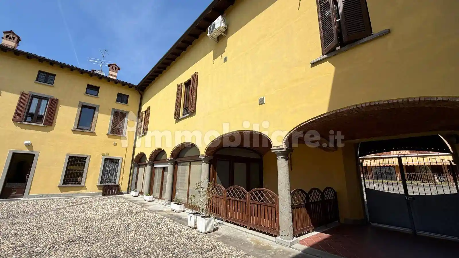Appartamento in affitto a Solza