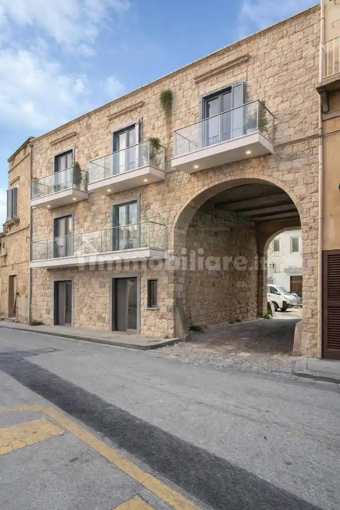 Palazzo - Edificio in vendita a Pomigliano d'Arco