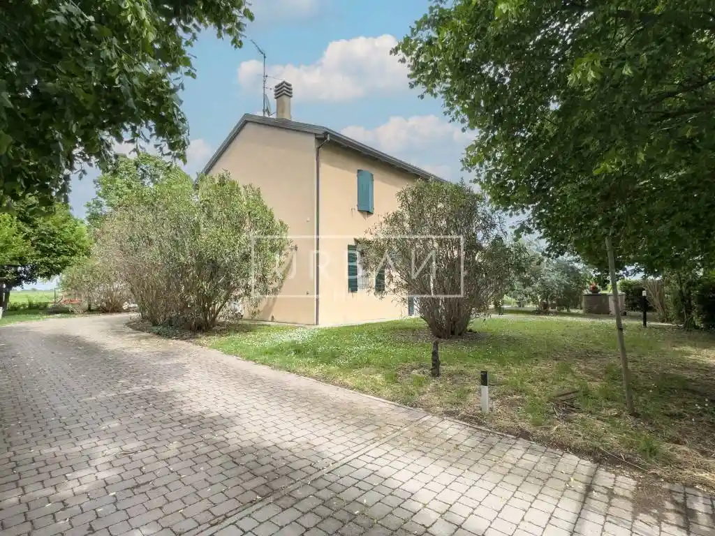 Casa indipendente in vendita a Forlì