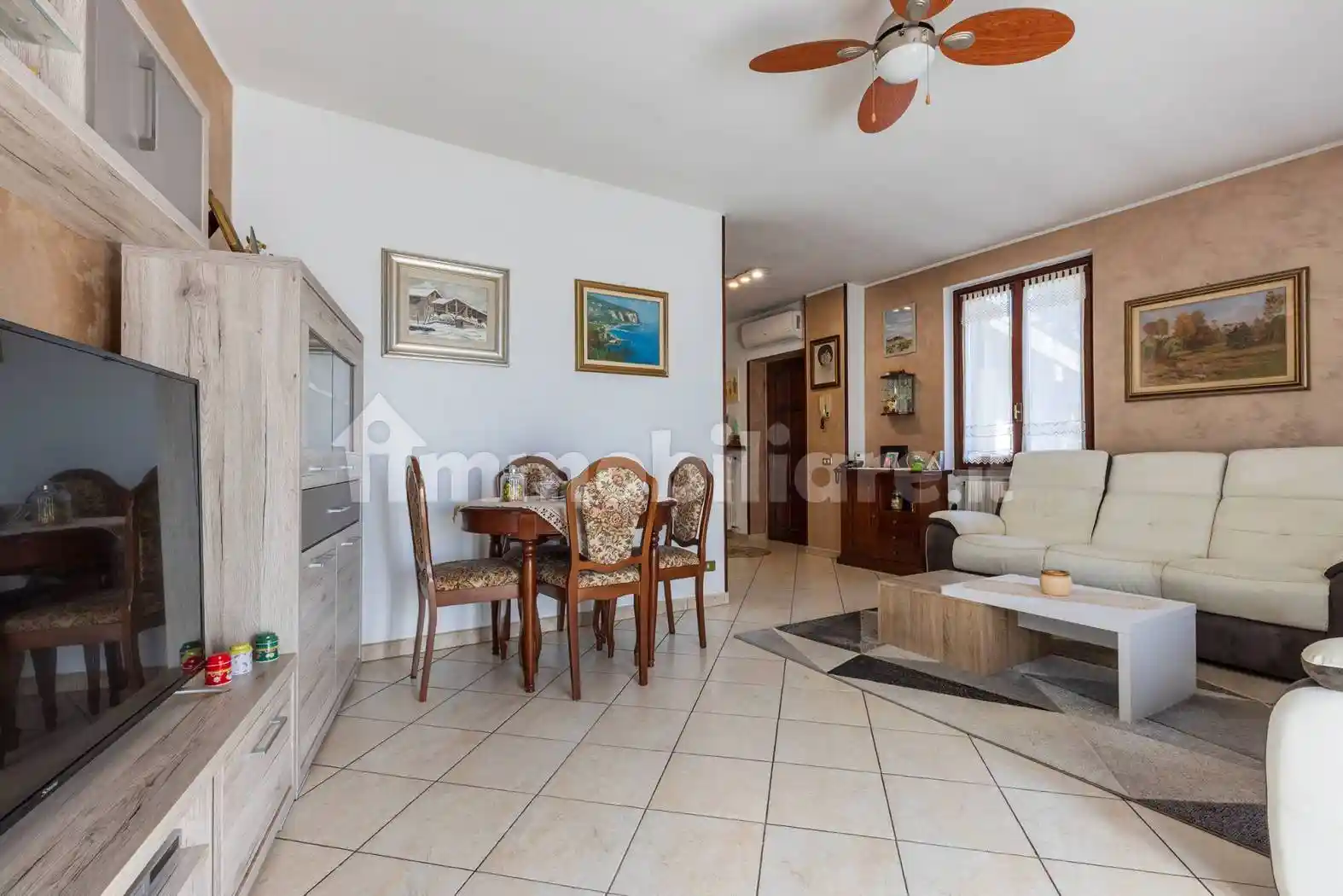 Casa indipendente in vendita a Gazzada Schianno