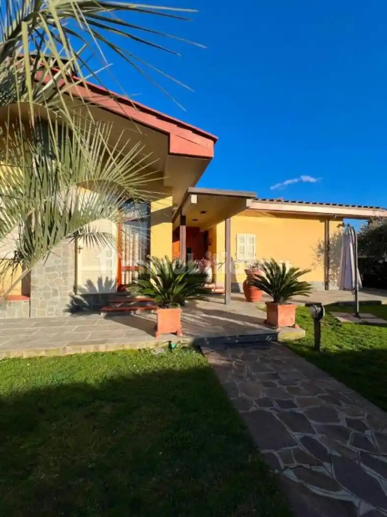 Villa in vendita a Pistoia