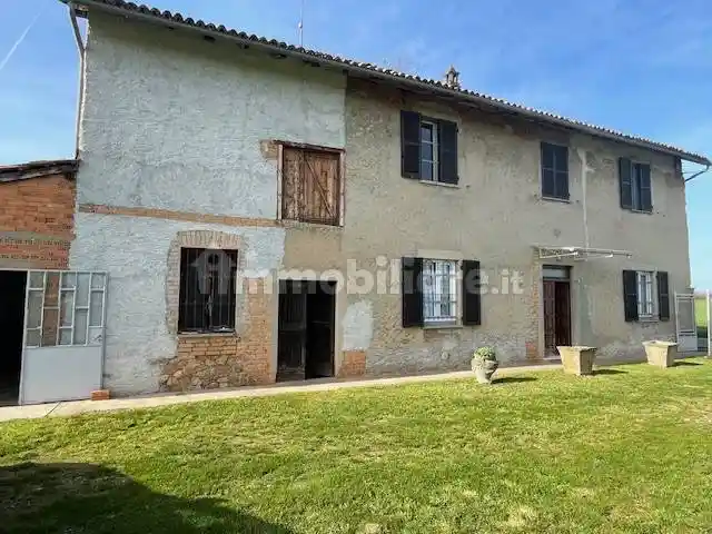 Casa indipendente in vendita a Tortona