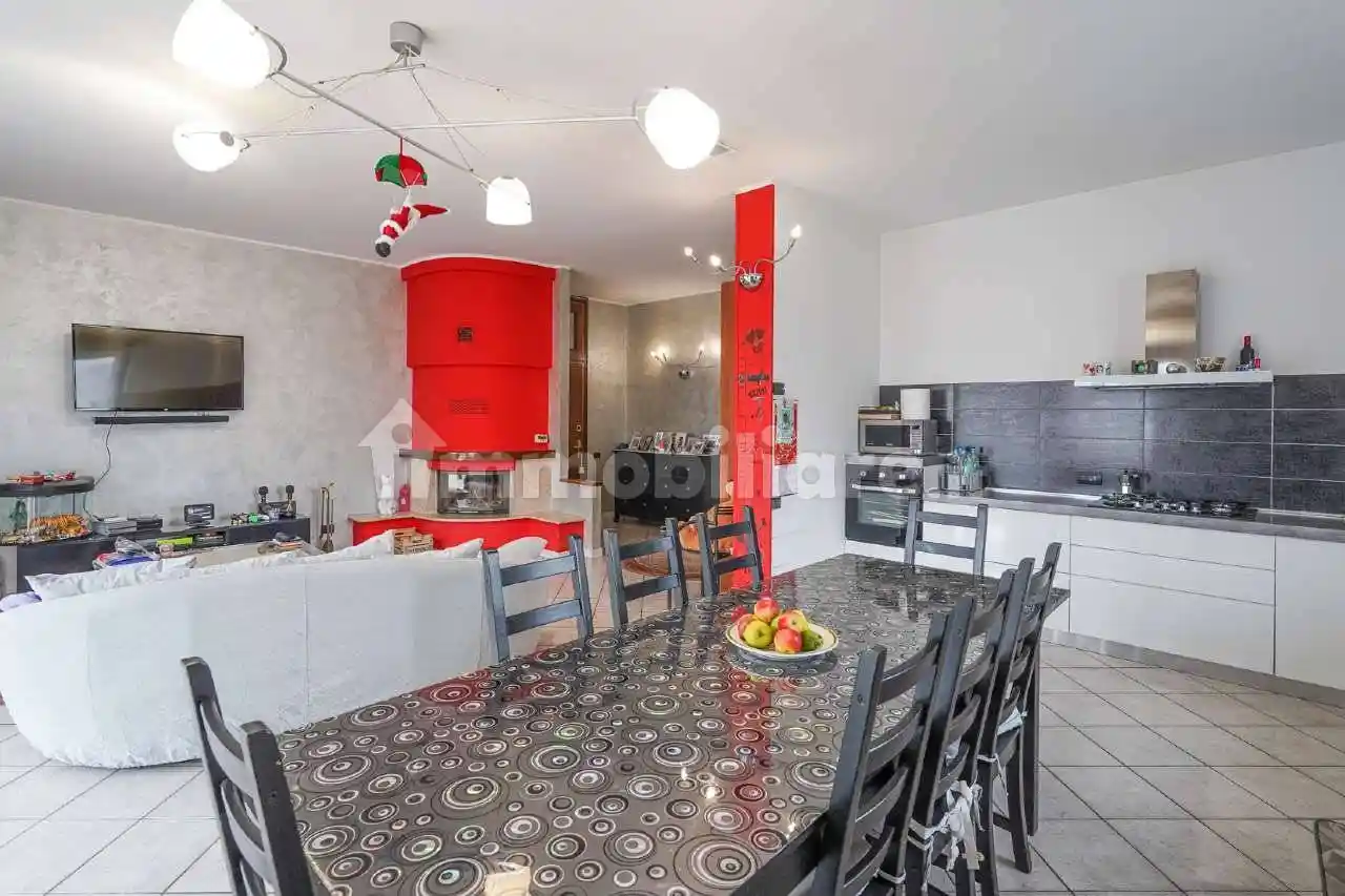 Appartamento in vendita a Presezzo