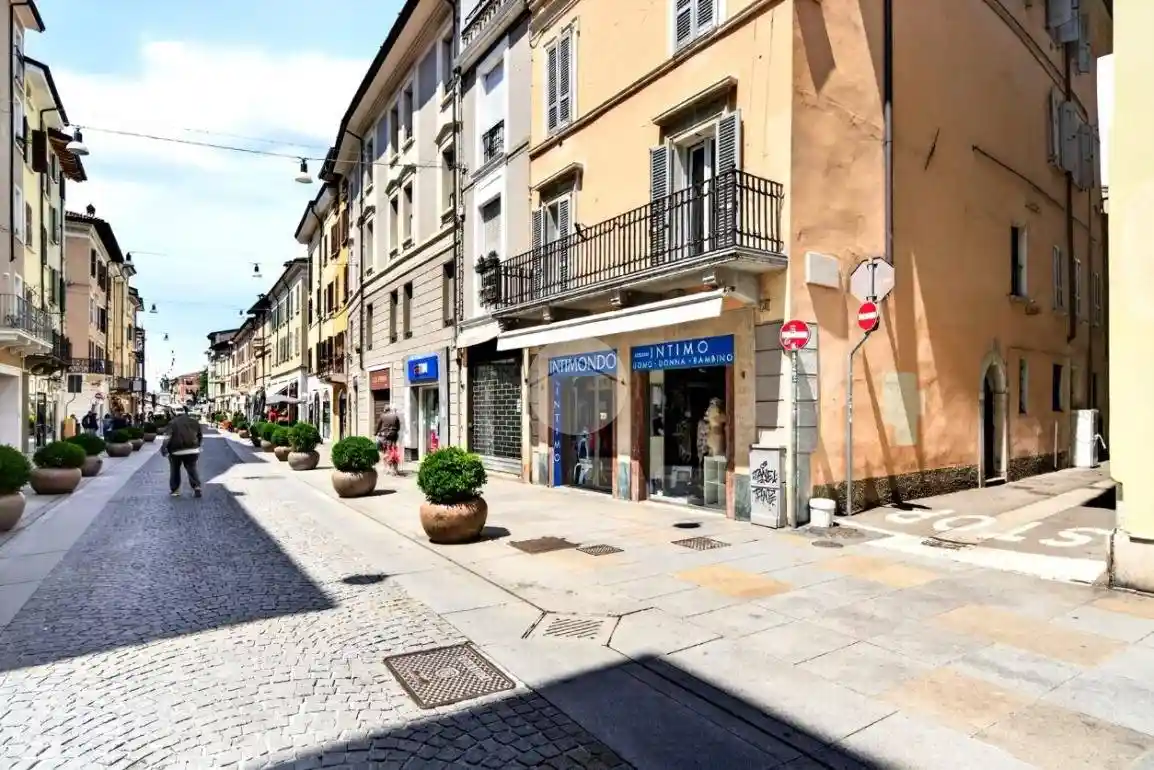 Appartamento in vendita a Brescia