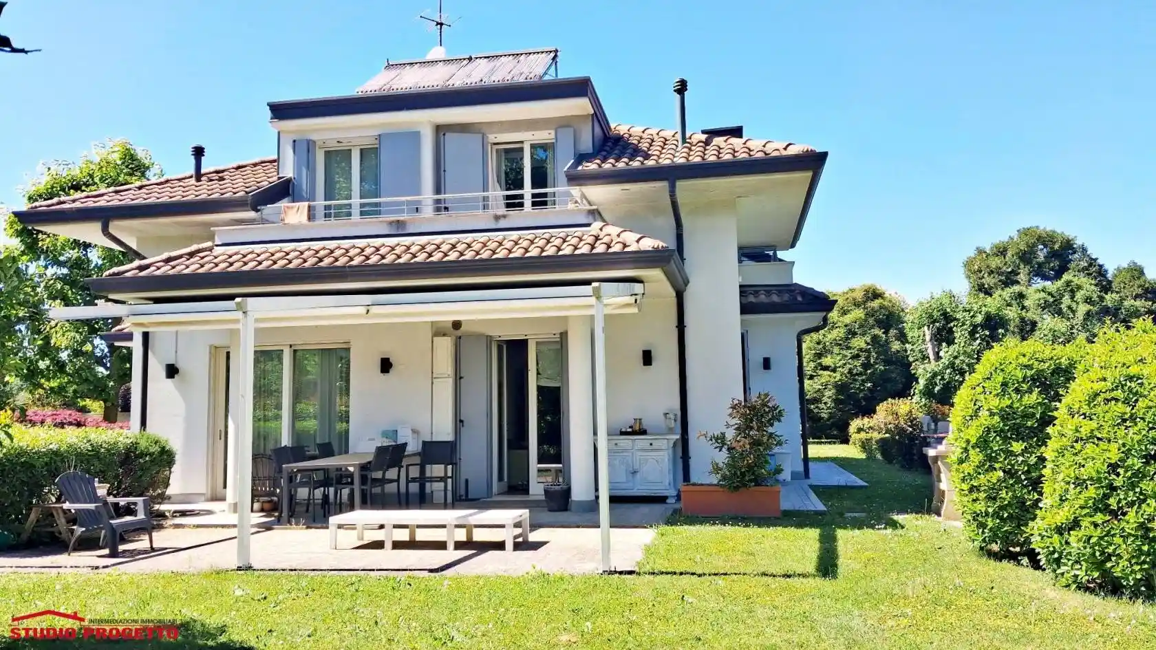 Villa in vendita a Mariano Comense