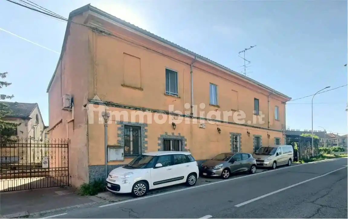 Palazzo - Edificio in vendita a Cassolnovo