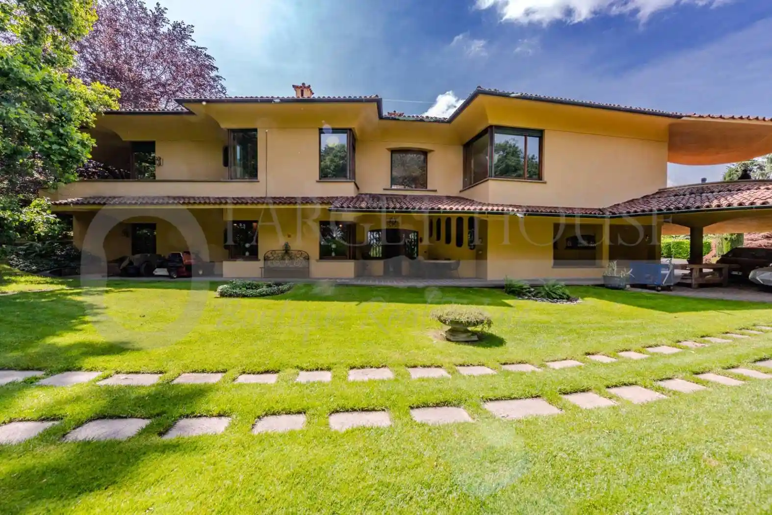 Villa in vendita a Carate Brianza