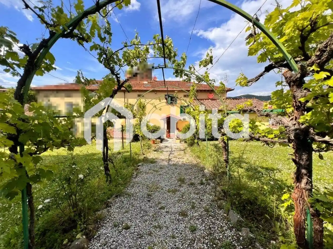 Appartamento in vendita a Bucine