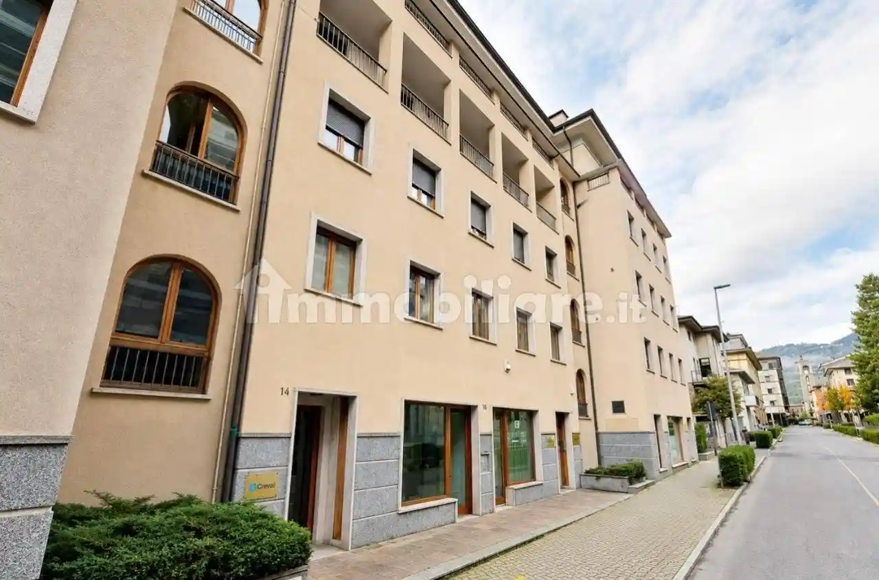 Palazzo - Edificio in vendita a Sondrio