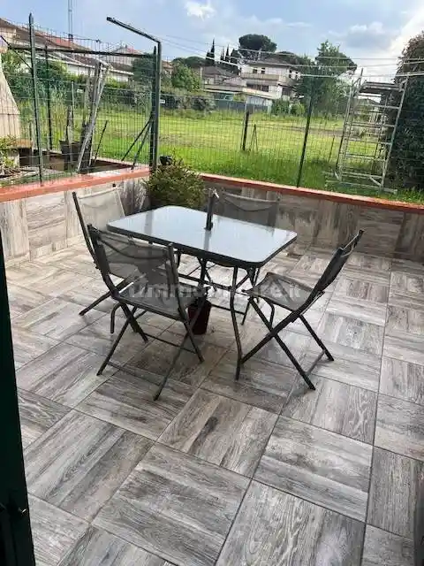Casa indipendente in vendita a Campi Bisenzio